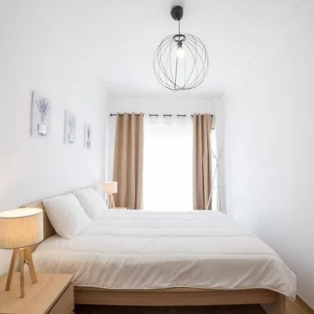 Flh Gulbenkian Flat With Balcony * Lisbona